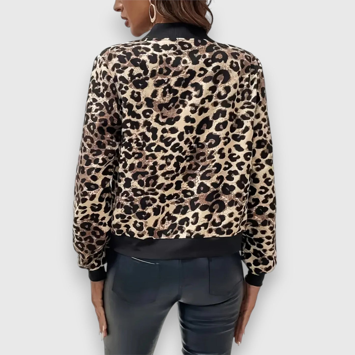 Noelia – Kurtka w leopardski wzór